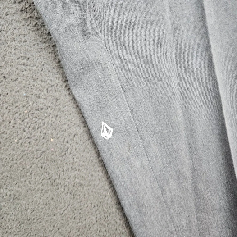 Volcom Mens Weirder Chino Pant Gray Straight Leg Skater Trousers Size 33 A113500